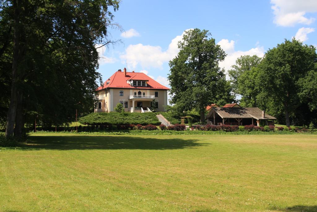 Palac Pozorty Badki Экстерьер фото